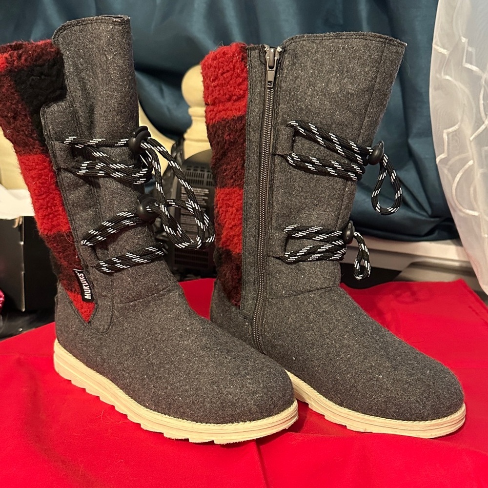 Muk Luks Gray,  Red and Black Women's Boots